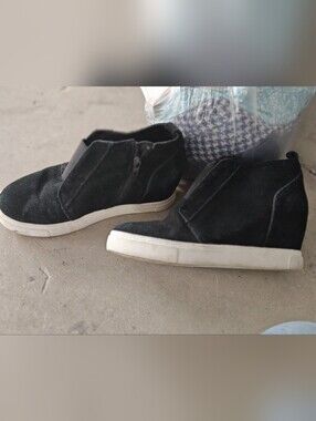 Steve Madden Black Slip-On Wedge Sneakers with White Soles 6.5 Women's